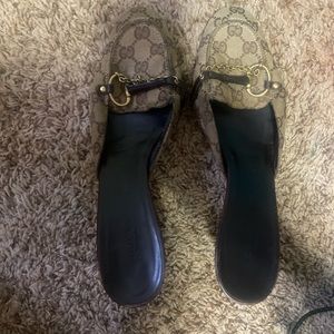 gucci vintage kitten heel size 10b around size 8 in US sizing